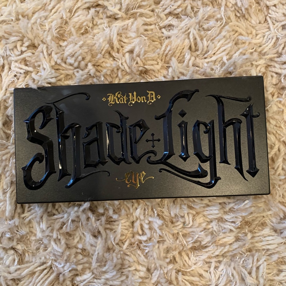 kat von d shade and light eyeshadow palette